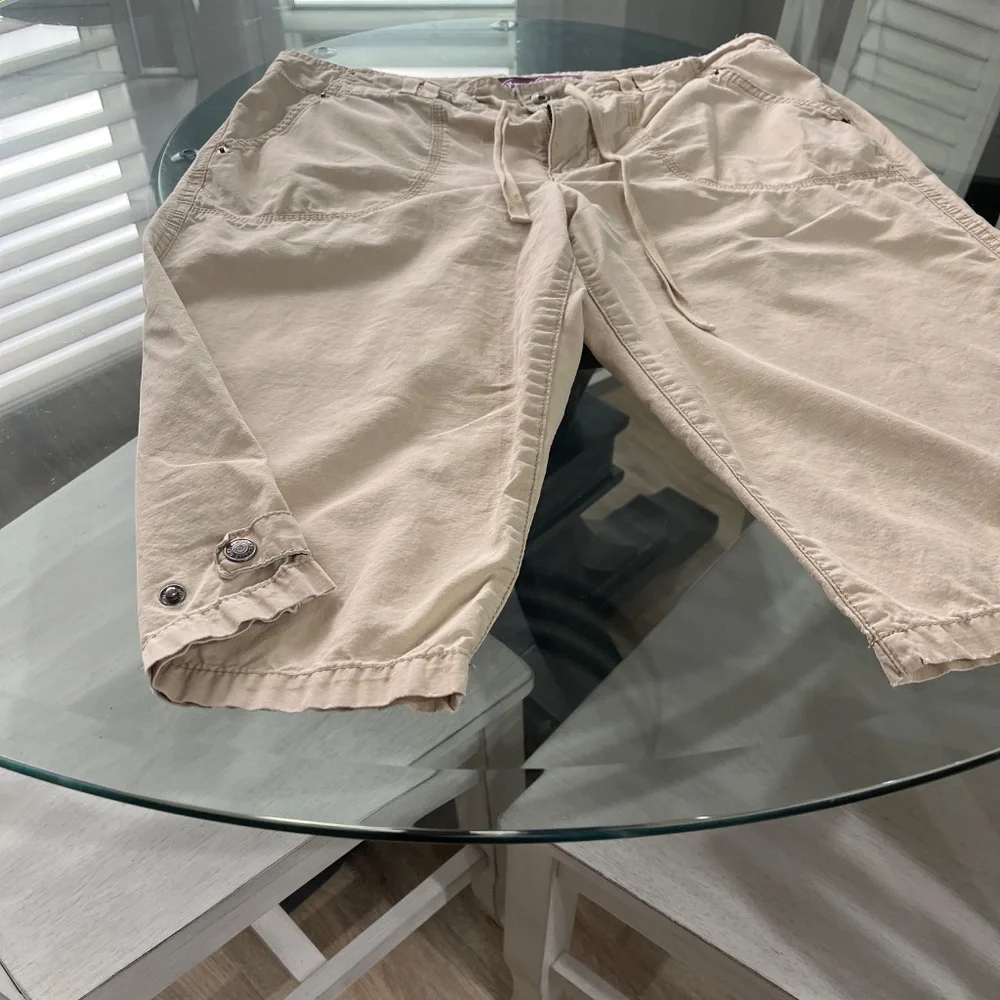 Capris - Picture 2 of 4